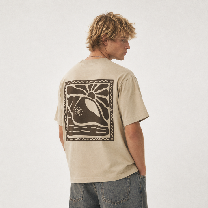 Sunny Seashell T-Shirt Basic